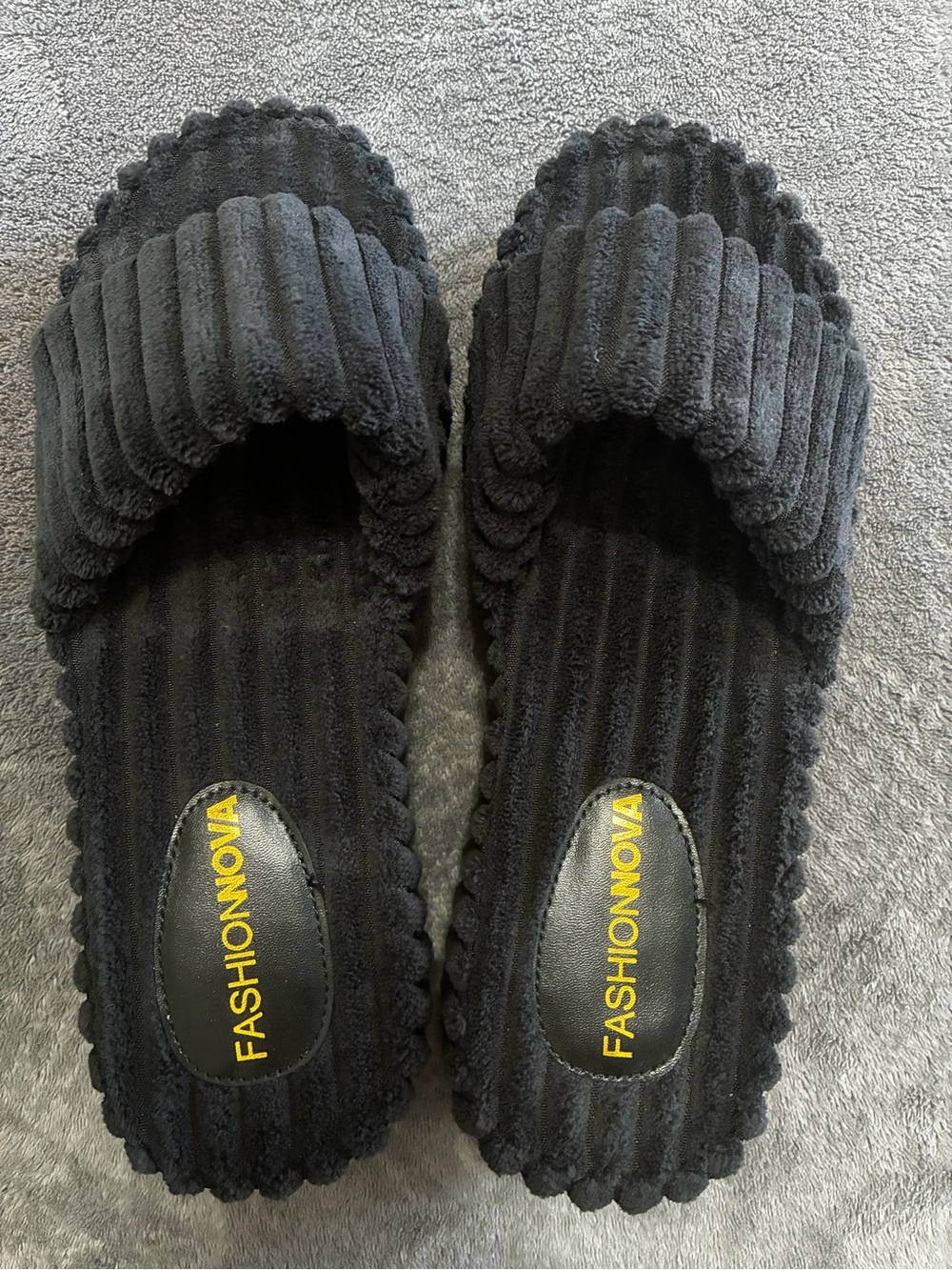 Fashion Nova Black Plush Ribbed Slides 9